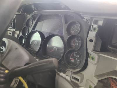 Peterbilt 579 Instrument Panel Cluster