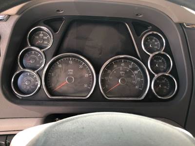 Peterbilt 579 Instrument Panel Cluster