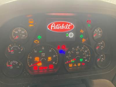 Peterbilt 579 Instrument Panel Cluster