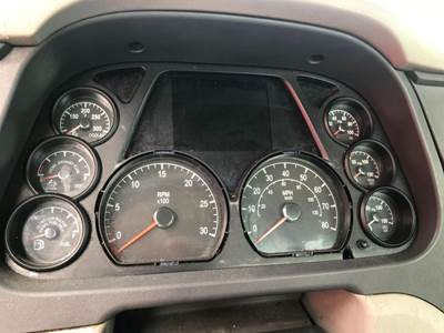 Peterbilt 579 Instrument Panel Cluster