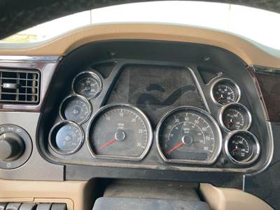 Peterbilt 579 Instrument Panel Cluster