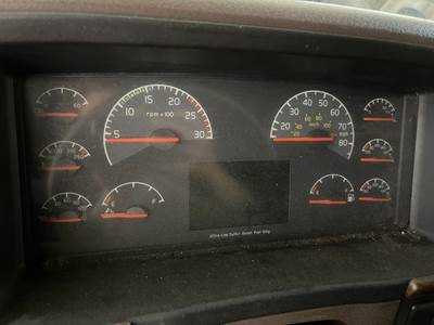 Volvo VNL Instrument Panel Cluster