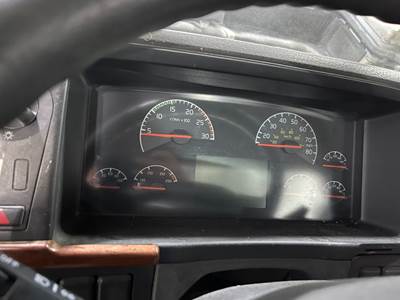 Volvo VNL Instrument Panel Cluster