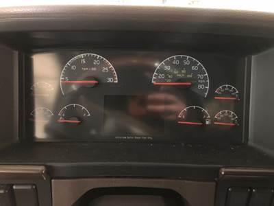 Volvo VNL Instrument Panel Cluster