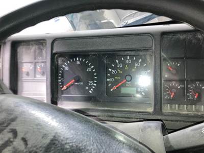 Volvo VNL Instrument Panel Cluster