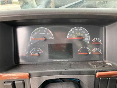 Volvo VNL Instrument Panel Cluster