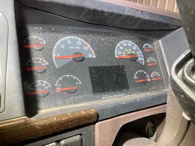 Volvo VNL Instrument Panel Cluster