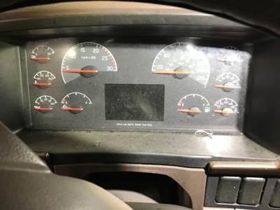 Volvo VNL Instrument Panel Cluster