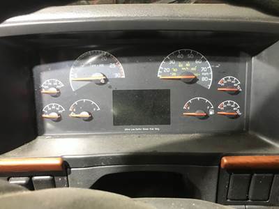 Volvo VNL Instrument Panel Cluster