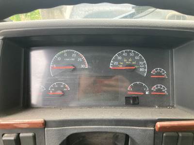 Volvo VNL Instrument Panel Cluster