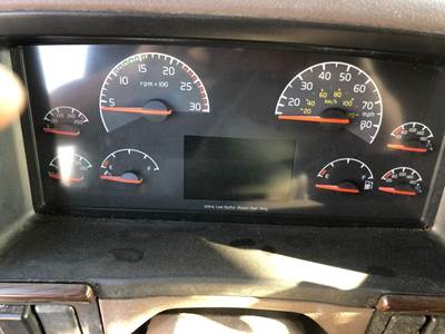 Volvo VNL Instrument Panel Cluster
