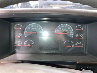 Volvo VNL Instrument Panel Cluster