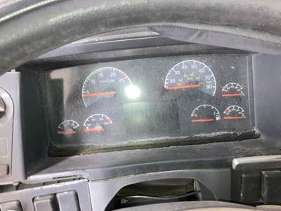 Volvo VNL Instrument Panel Cluster