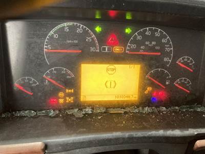 Volvo VNL Instrument Panel Cluster