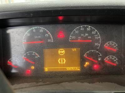 Volvo VNL Instrument Panel Cluster
