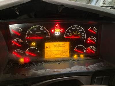 Volvo VNL Instrument Panel Cluster