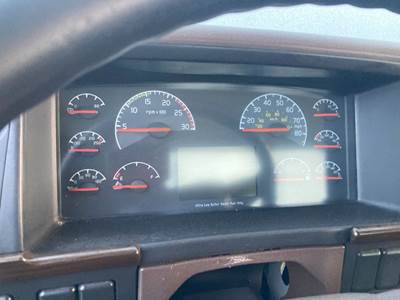 Volvo VNL Instrument Panel Cluster