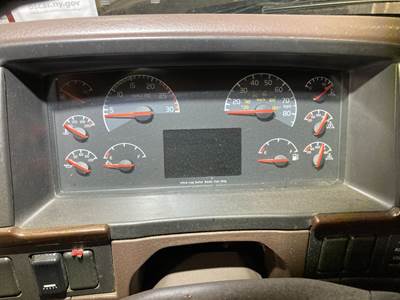 Volvo VNL Instrument Panel Cluster