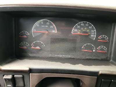 Volvo VNL Instrument Panel Cluster