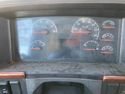 Volvo VNL Instrument Panel Cluster