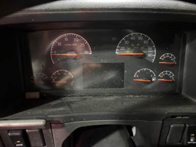 Volvo VNL Instrument Panel Cluster