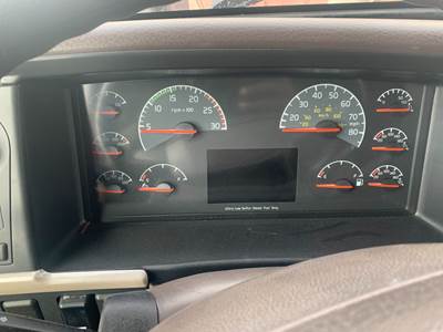 Volvo VNL Instrument Panel Cluster