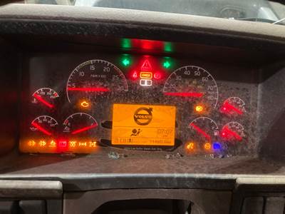 Volvo VNL Instrument Panel Cluster