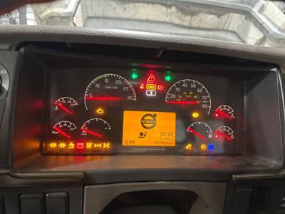 Volvo VNL Instrument Panel Cluster