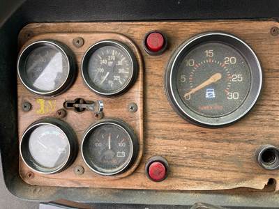 Volvo WCA Instrument Panel Cluster