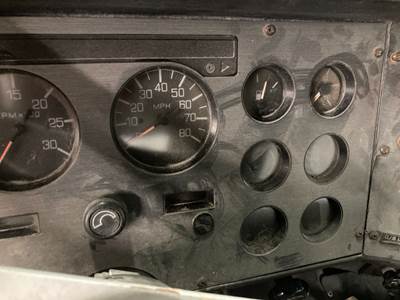 Volvo WG Instrument Panel Cluster