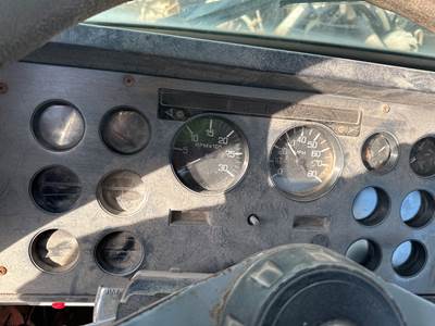 Volvo WG Instrument Panel Cluster