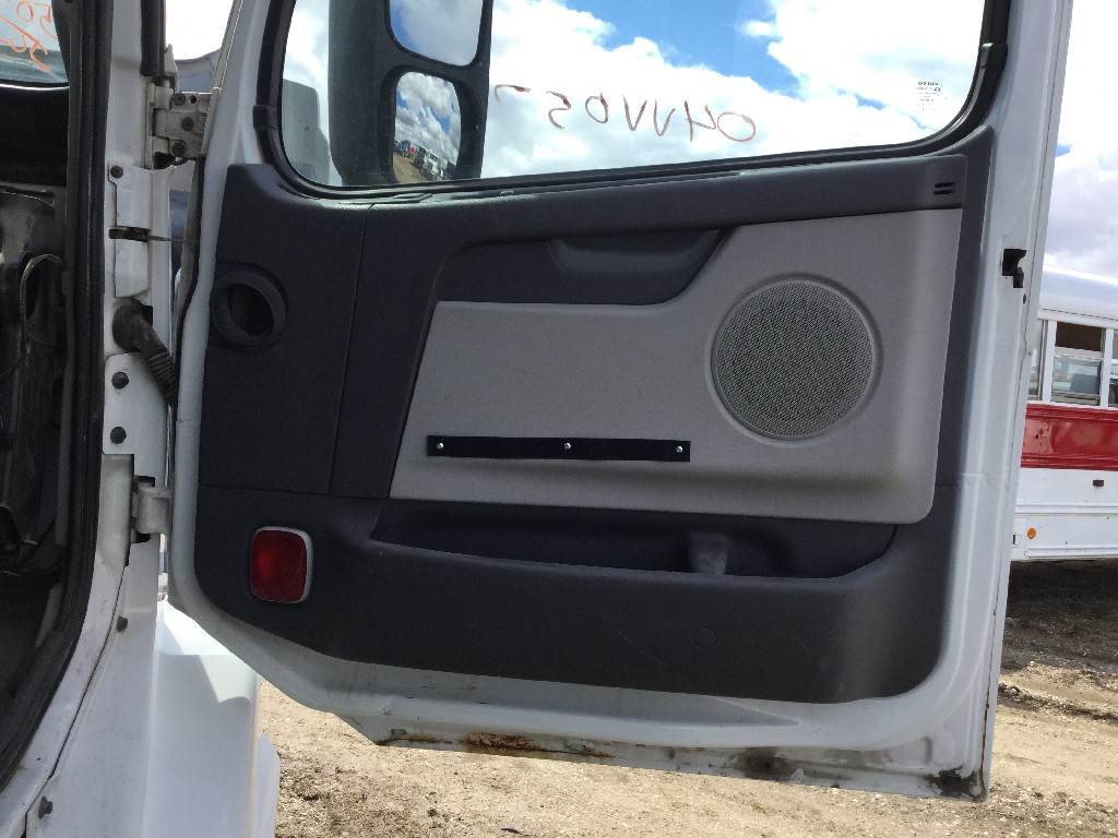 2004 Volvo VNL Door Interior Panel For Sale Spencer, IA 24470466
