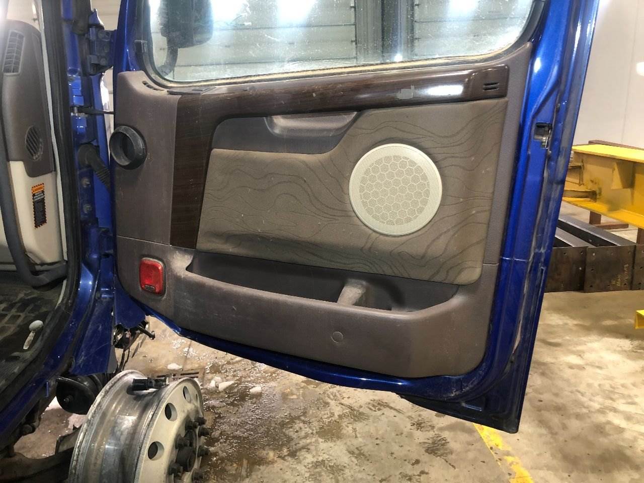 2017 Volvo VNL Interior Door Panel For Sale Sioux Falls, SD
