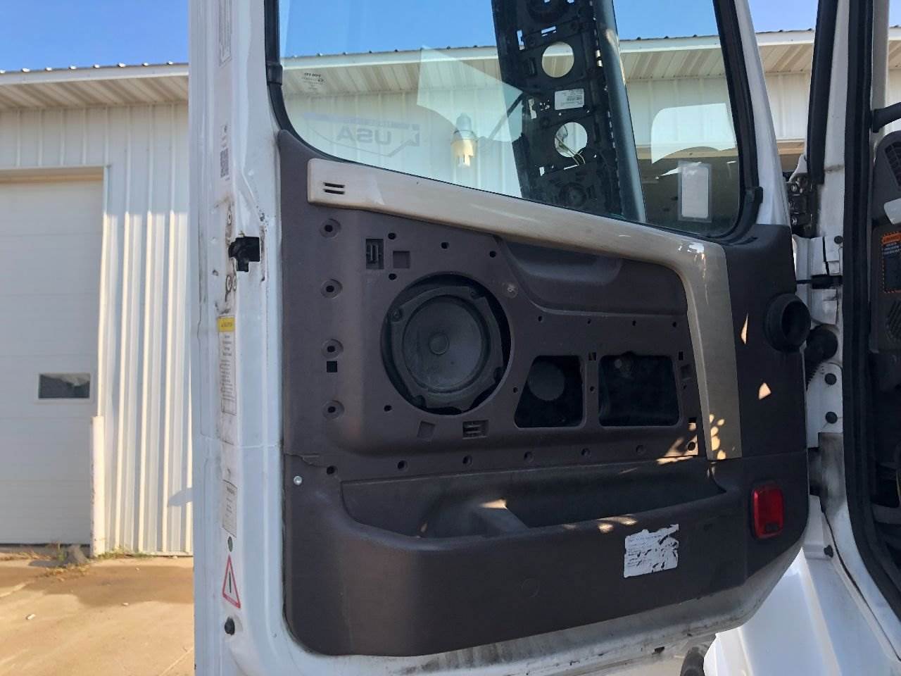 2018 Volvo VNL Interior Door Panel For Sale Spencer, IA 25503511