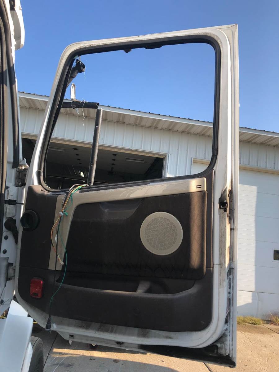 2018 Volvo VNL Interior Door Panel For Sale Spencer, IA 25503512