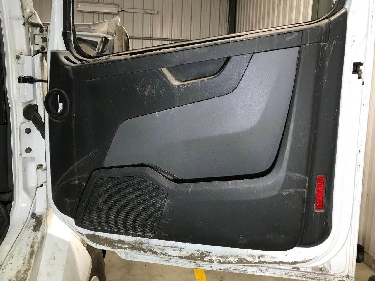 2019 Volvo VNL Interior Door Panel For Sale Sioux Falls, SD