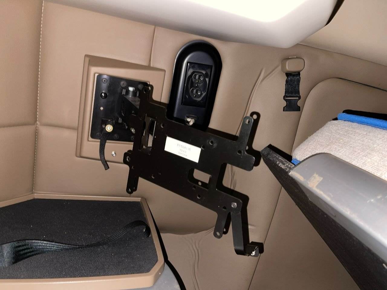 2016 (Used) Kenworth T680 TV Mount For Sale Winimac, IN 25292893