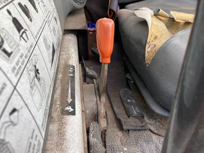 (Used) Bobcat S185 Type: Manual (Uses Linkages) Part #: - Ref# 6705452 Throttle Lever Only