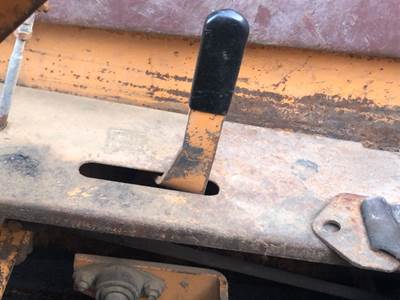 (Used) Case 1840 Type: Manual (Uses Linkages) Part #: - Throttle Control Lever Only