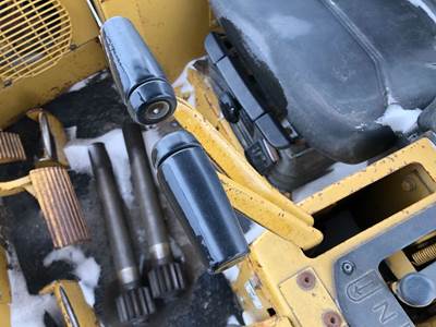 (Used) CAT D4H XL Type: Manual (Uses Linkages) Ref# 3W-8485 Pair Of Track Steering Levers,  3W-8486