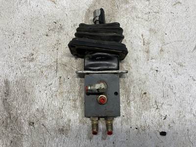 (Used) Fiat-Hitachi R15C-2T Type: Manual (Uses Linkages) Part #: - Manual Bucket Control Lever Only, Top Of Handle Is Broken