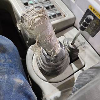 (Used) Hyundai HL750TM Type: Hydraulic Joystick (Uses Orbital Valve) Loader Control With Pilot Valve