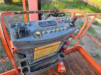 (Used) JLG 800AJ Type: Platform  Part #: - Platform Controls With Plastic Surrounding And Cup Holders, Does Not Include Harnesses