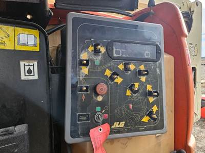 (Used) JLG 800AJ Type: Electric (Electronic Joystick) Part #: - Turntable Mounted Control Box With Switches And Ignition
