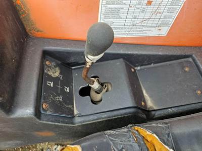 (Used) JLG G9-43A Type: Manual (Uses Linkages) Part #: C61102 Ref# C61102 Tilt And Frame Level Joystick