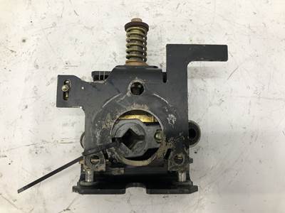 (Used) John Deere 250 Type: Manual (Uses Linkages) Part #: KV26019 Ref# KV2272 LH Centering Mechanism