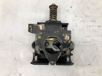 (Used) John Deere 250 Type: Manual (Uses Linkages) Part #: KV25870 Ref# KV26019 RH Centering Mechanism