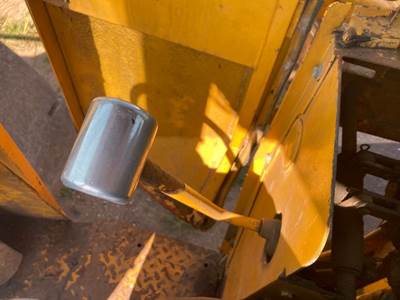 (Used) John Deere 544A Type: Manual (Uses Linkages) Part #: - Ref# T27011 Bucket Control Stick And Linkage Only