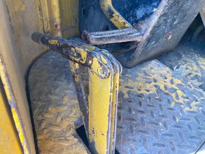 (Used) John Deere 544A Type: Manual (Uses Linkages) Part #: - Ref# AT25352 Park Brake Lever With Linkage