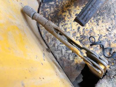 (Used) John Deere 644B Type: Manual (Uses Linkages) Part #: - Ref# AT25352 Park Brake Lever With Linkage